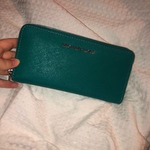 Michael Kors Zip Wallet